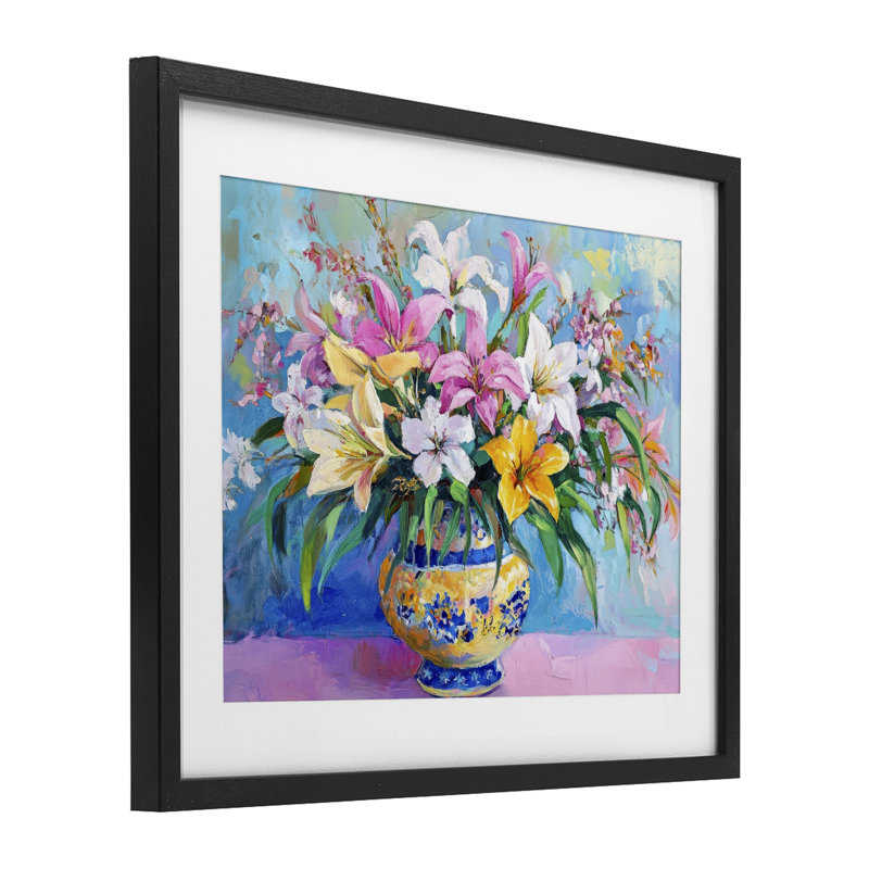 «Bold Lilies over Blue», reproduction encadrée sous verre, par Petal Prints Design, H 17 po x l 21 po, Cadre noir minuit