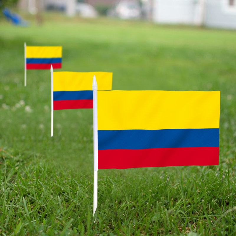 Ensemble de petits drapeaux en polyester 5 x 8 po Colombie 
