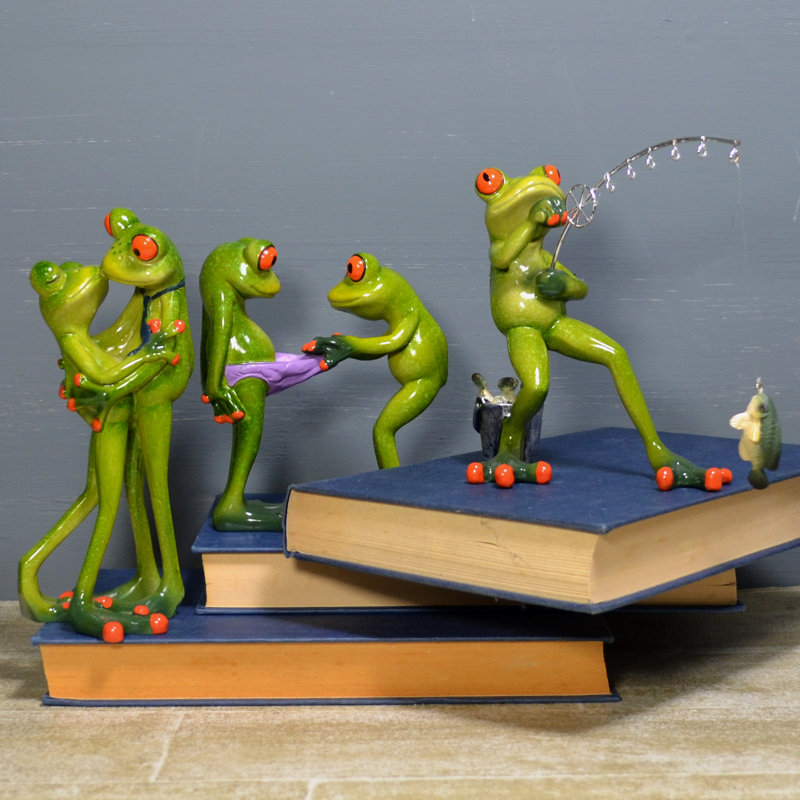Figurines & Sculptures