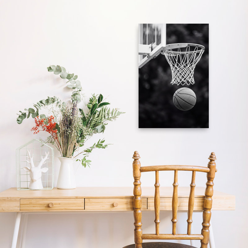 Basketball Hoop Shot, art mural contemporain, 24" H x 16" W