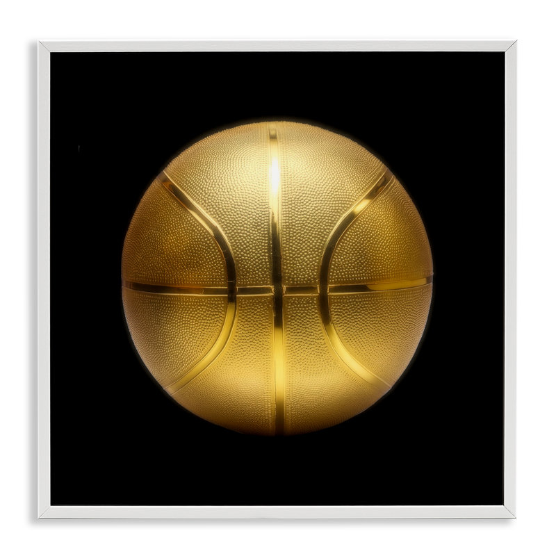 «Gold Designer Basketball», estampe numérique encadrée par Graffi *ee Studios, Estampe numérique encadrée blanc bord de mer
