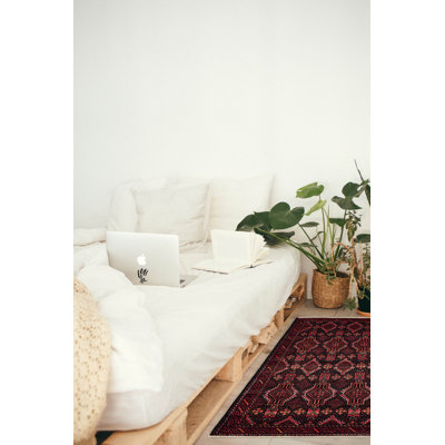 Tapis noir Baluch 3 pi 2 po x 5 pi 10 po
