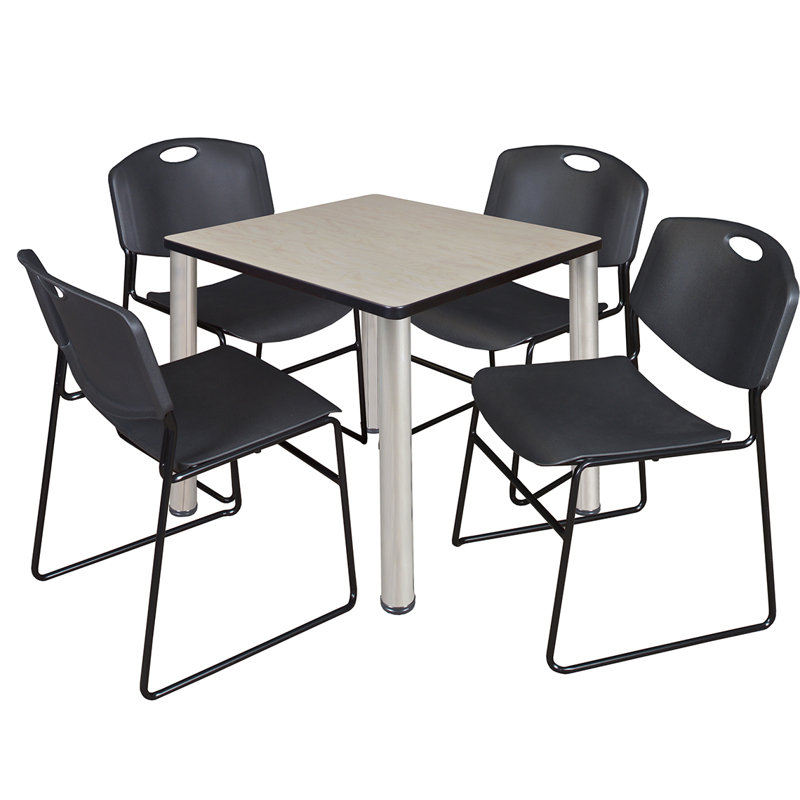 Plateau de table Kee Square, 4 chaises empilables Zeng, H 29 po x l 30 po x P 30 po, Érable / chrome, Noir
