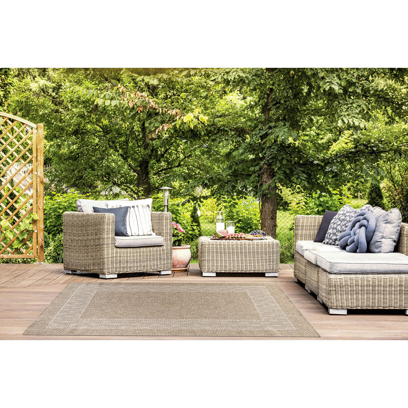 Tapis intérieur / extérieur tissé à la machine Donajean, Rectangle 7 pi 10 po x 10 pi
