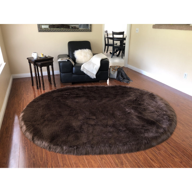 Whisenhunt Performance Faux Sheepskin Washable Indoor Rug, Oval 6' x 9'