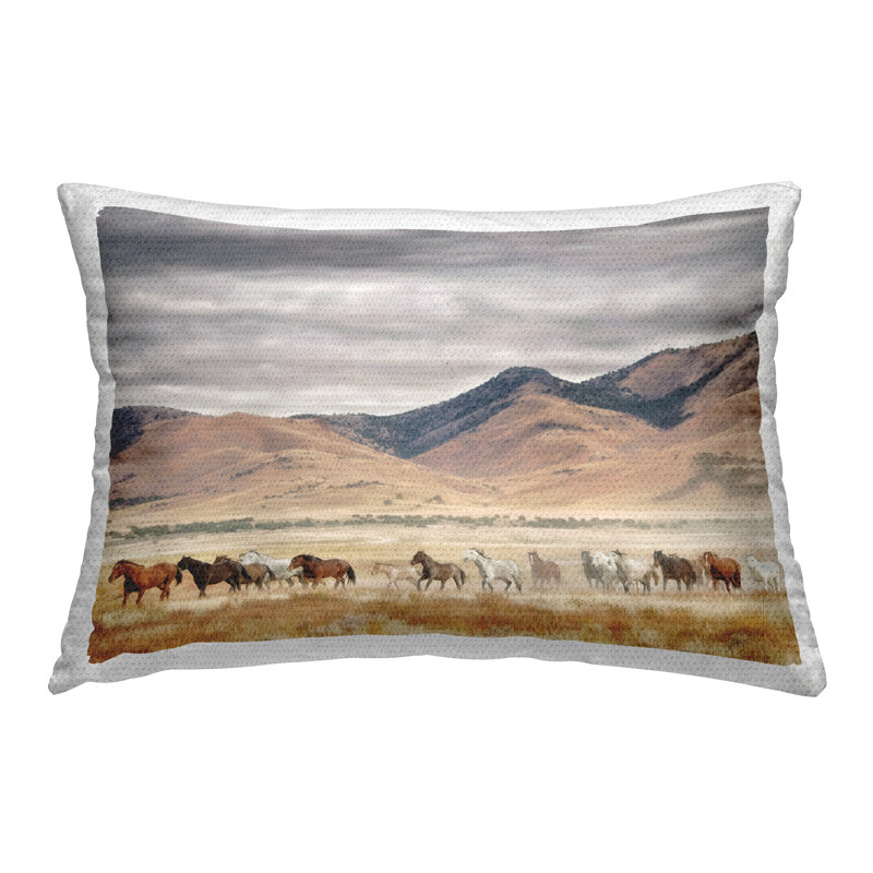 Coussin d'extérieur à imprimé Desert Horse Herd par PH Burchett