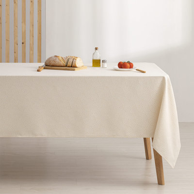 Hayons Dining Linens