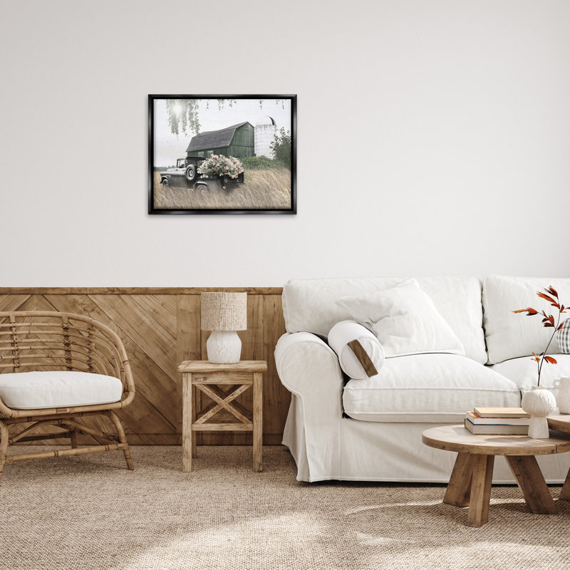 «Barn And Truck With Florals» par Lori Deiter sur toile, Cadre flottant noir de jais, H 25 po x l 31 po