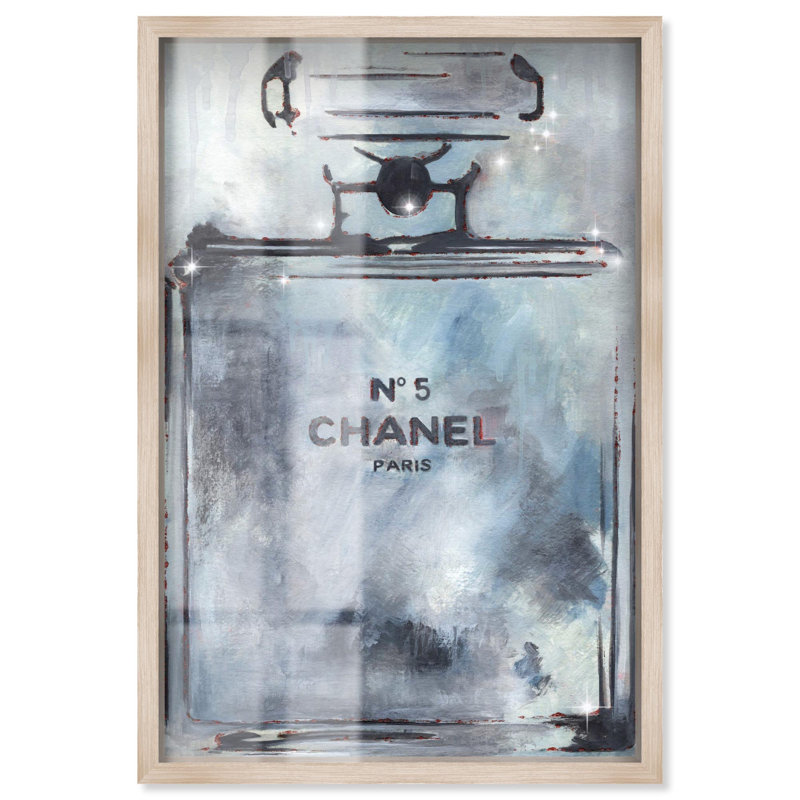 «Doll Memories - Gray Perfume Shadowbox Print», art mural par Art Remedy, H 46 po x l 31 po, Crème, crème