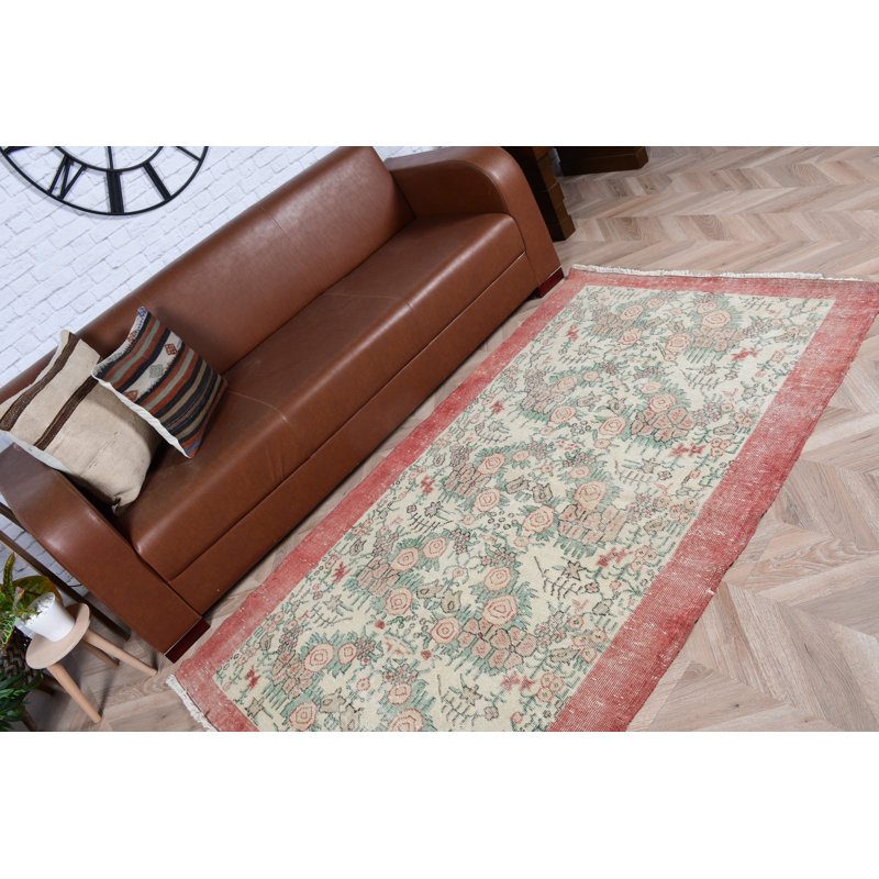 Tapis turc rétro Oushak parfait pour l'espace de cuisine avec des motifs floraux beiges et anatoliens