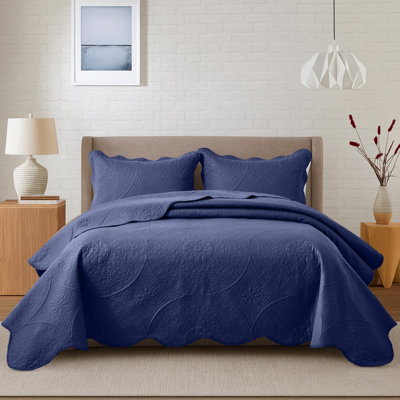 Floral Embossed Quilted Bedspread Set, Oversized and Lightweight Bedding Set with Pillow Shams