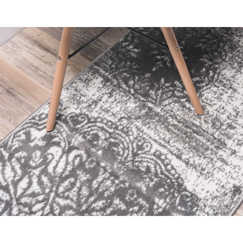 Tapis gris tissé à la machine Oneita, Rectangle 2 pi 2 po x 3 pi