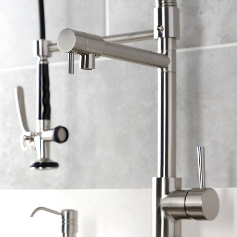 Robinet de cuisine à pré-rinçage à fixation sur comptoir à 1 trou Kingston Brass, Nickel brossé