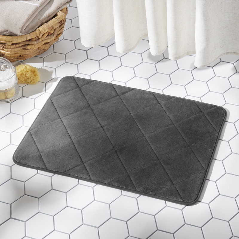 Tapis de bain Haruhi Haven, l 22 po x L 42 po, gris