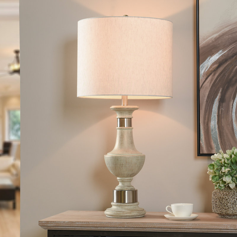 Lampe de table traditionnelle - crème Malta - abat-jour avoine clair
