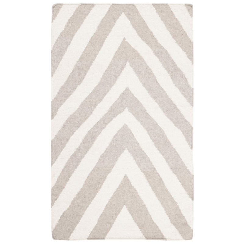 Rodgers Hand Woven Flat Weave Wool/Cotton Chevron Rug in Gray/Ivory, Rectangle 2'6" x 4'