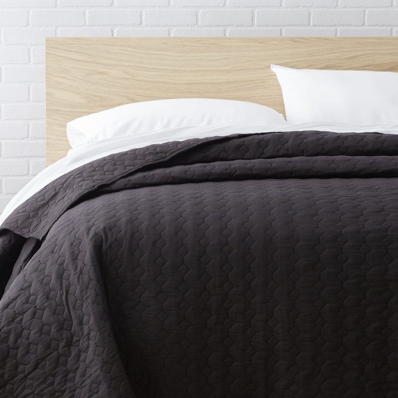 Urban Mesh Modern & Contemporary Cotton Quilt, Queen Quilt, Black