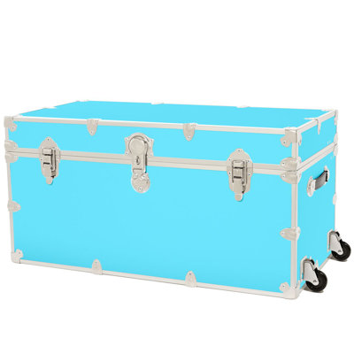 Coffre de rangement pour la maison. Coffre de rangement pour la maison