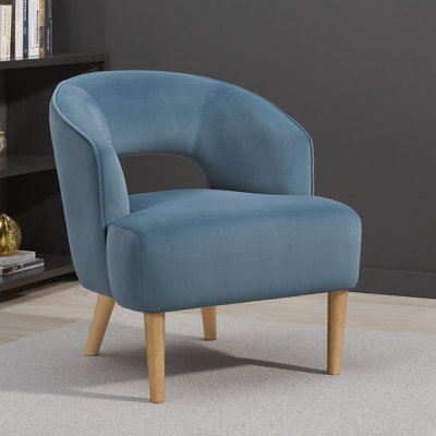 Fauteuil d'appoint luxueux en velours bleu, siège moelleux, pieds en bois de noyer clair massif, style contemporain