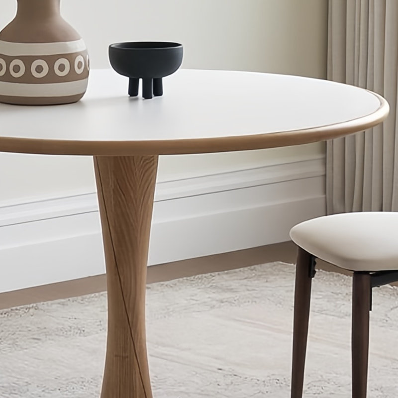 Medieval-style round dining table, White