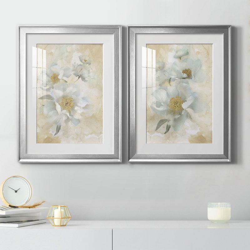 Douces pivoines I - ensemble de 2 reproductions d'art, Blanc, H 18,5 po x l 49 po x P 1,5 po, Papier avec cadre argenté