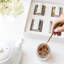 The Chai Box: The Ultimate Chai Lover's Gift - (4) pots en verre de 10 oz de thés en feuilles mélangés à la main, 4 saveurs vibrantes, les choses préférées d'Oprah