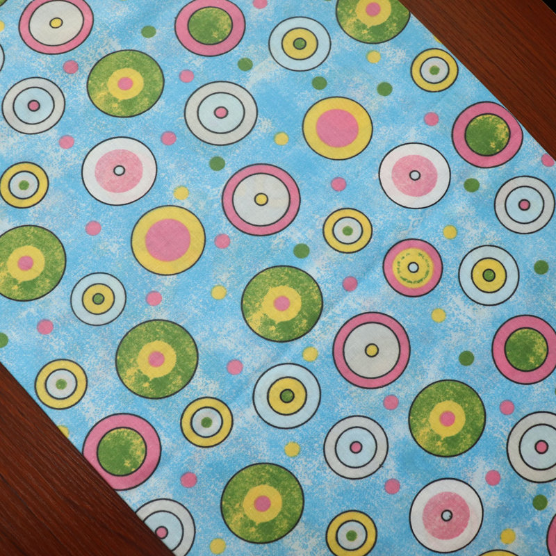Chemin de table imprimé cercles et pois, Bleu, L 12 po x L 108 po