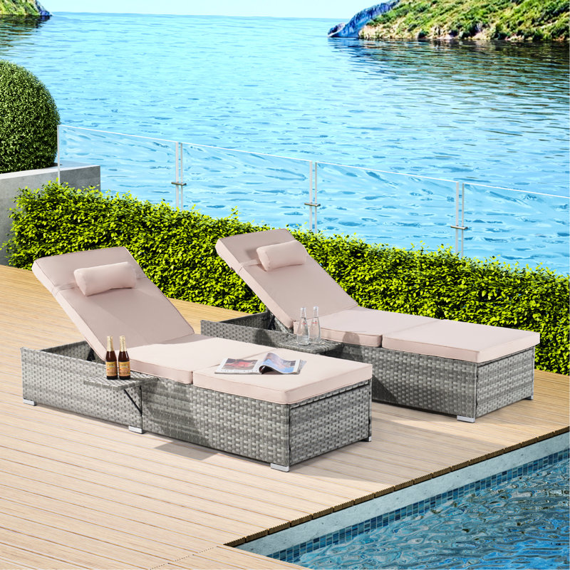Chaise de patio grise avec protection et coussin de siège confortable