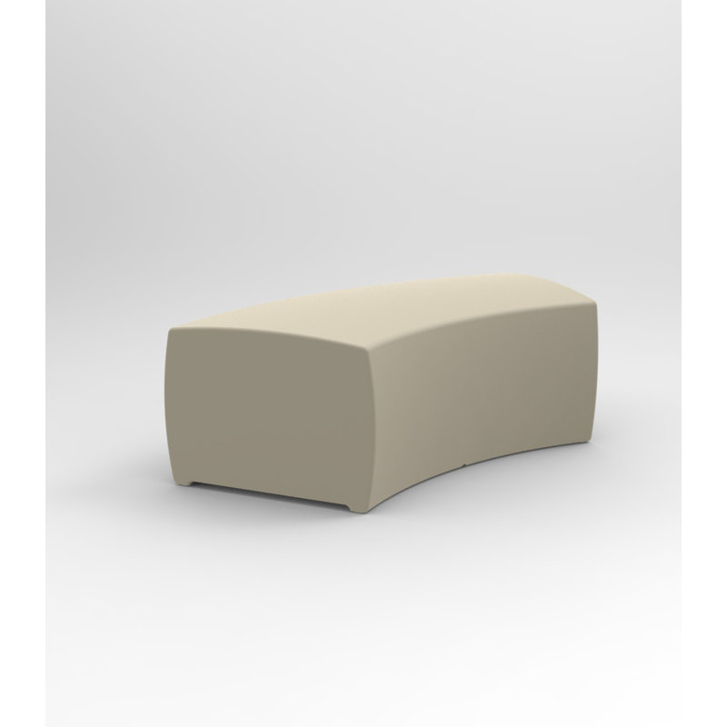 Et banc de pique-nique en plastique, Écru
