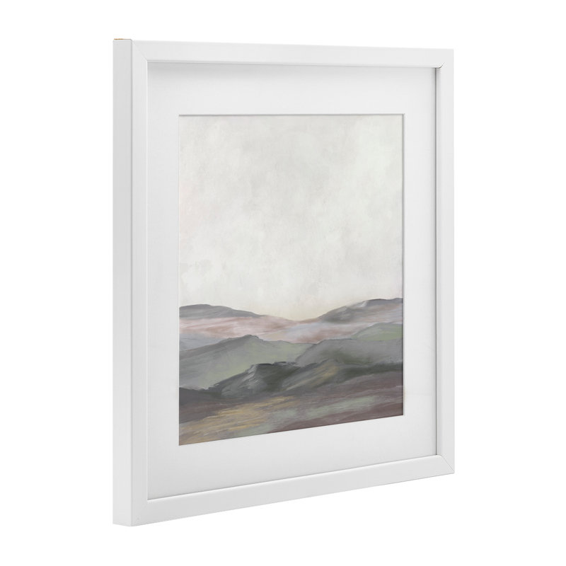 «Gray Foggy Mountainscape», reproduction d'art sous verre encadrée par J: L Design, H 16 po x l 16 po, Cadre blanc côtier