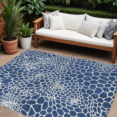 Tapis extérieur lavable à motif géométrique bleu marine et ivoire 10 pi x 14 pi