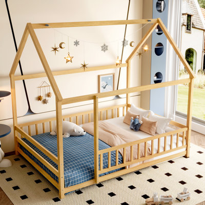 Montessori Floor Wooden Bed With House Roof Frame And Fence Guardrail , Kid-friendly Design For Boys Girls