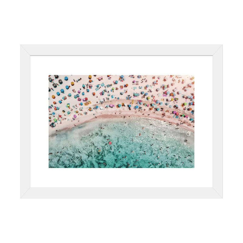 «Beachy» par Honeymoon Hotel - impression, H 24 po x l 32 po x P 1 po, Papier encadré blanc, Blanc