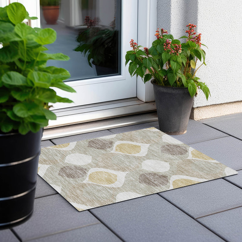 Tapis d'entrée / extérieur antidérapant Caziyah, Rectangle 1 pi 8 po x 2 pi 6 po