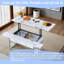 Table basse à plateau relevable avec grain de bois et pieds en verre-963943694