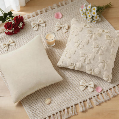 Ensemble de 2 taies d'oreiller à motif de nœud papillon beige mignon, douces et moelleuses, pour une décoration de chambre à coucher ou de canapé, 18 po x 18 po.