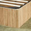 Cadre de lit grand format avec rangement relevable, lignes courbes en bois ondulé, rangement hydraulique / pas de sommier, chêne.-1629709351