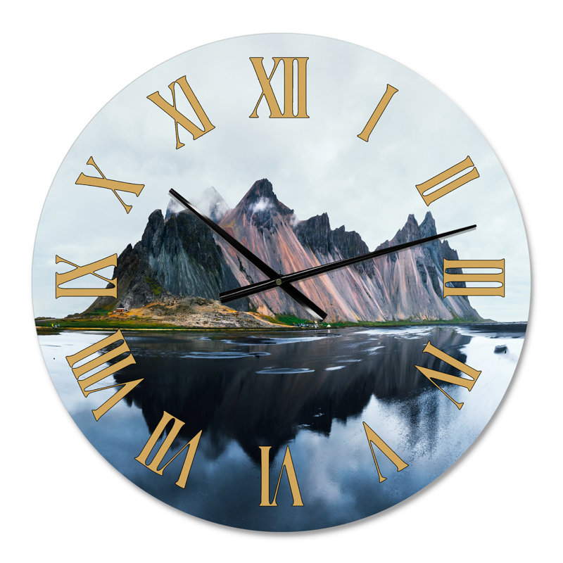 MountaIn Cliff Reflection on Lake - Horloge murale traditionnelle, Petit
