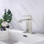 Robinet de lavabo de salle de bain à poignée simple avec bonde escamotable Waterfall