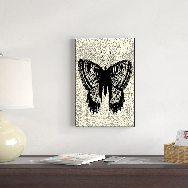 Papillon classique II, 18" H x 12" W x 1.25" D