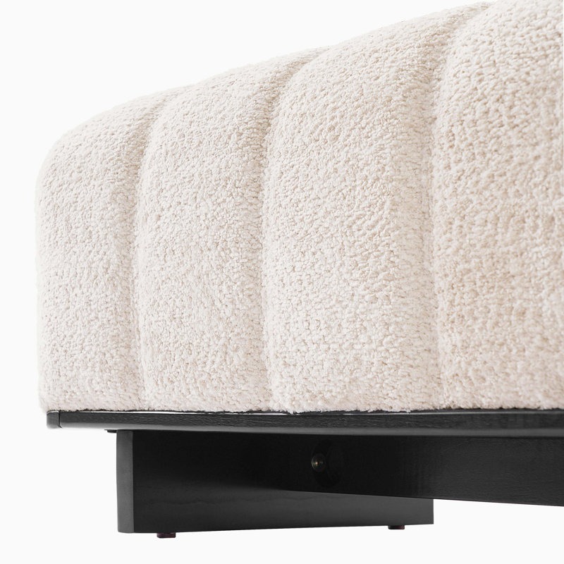 Banc rembourré en fausse fourrure avec pieds en bois d'hévéa, assise intérieure confortable