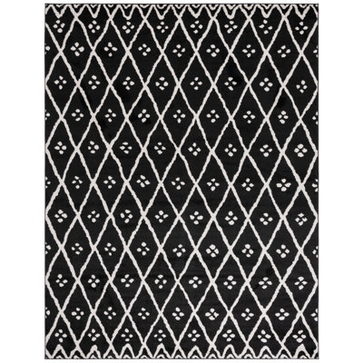 Nikki Performance Geometric Rug
