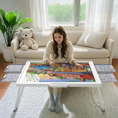 Table de casse-tête 1500 pièces avec pieds pliables, tiroirs divisés, plateaux en feutre supplémentaires, housse de protection, 33,3 po x 25,4 po, plastique ABS, blanc