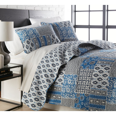 Global Patchwork Collection Microfiber Quilt Set