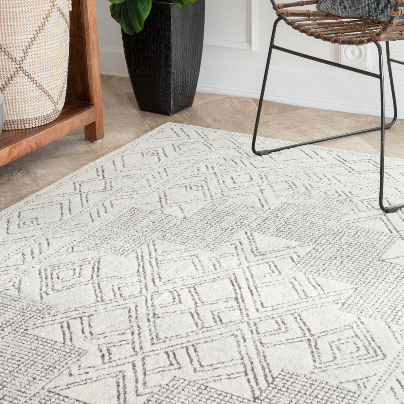 Guinn Geometric Indoor Rug, Rectangle 5' x 7'5"