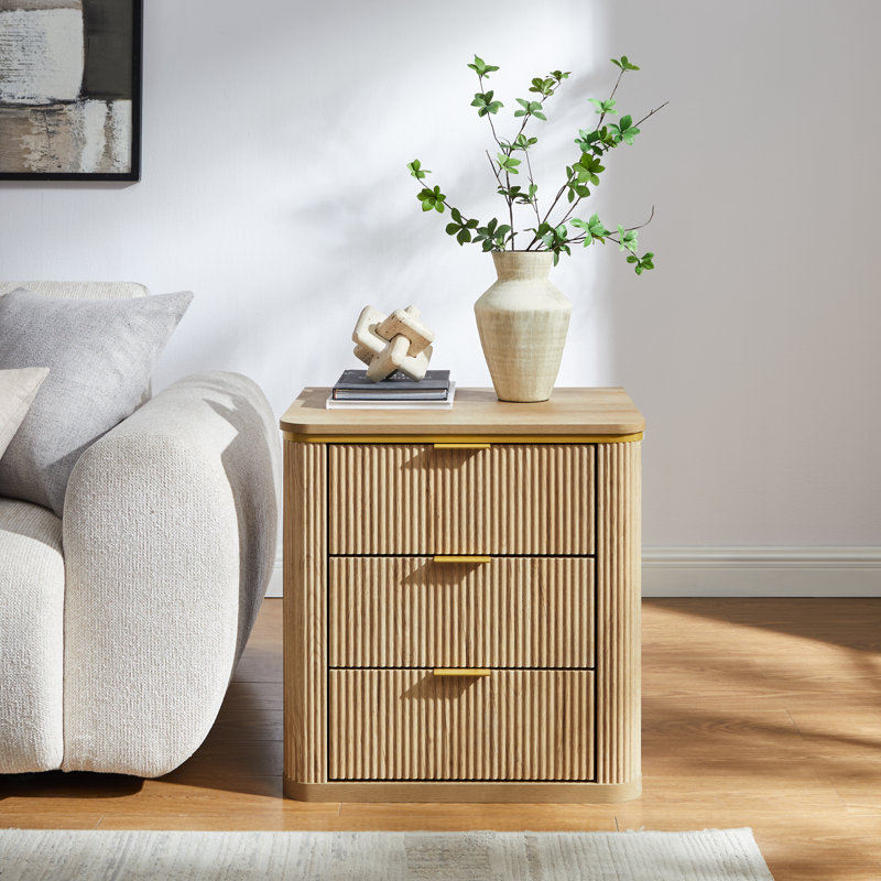 Table de chevet cannelée 24 po avec 3 tiroirs, table de chevet moderne en bois Mid-Century avec poignée en métal