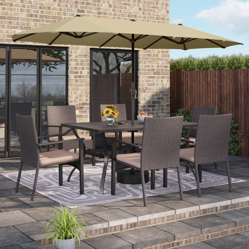 Ensemble de salle à manger rectangulaire en métal pour 6 personnes avec parasol et coussins, Beige