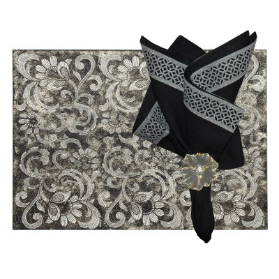 Linen Napkin With Art Border Design