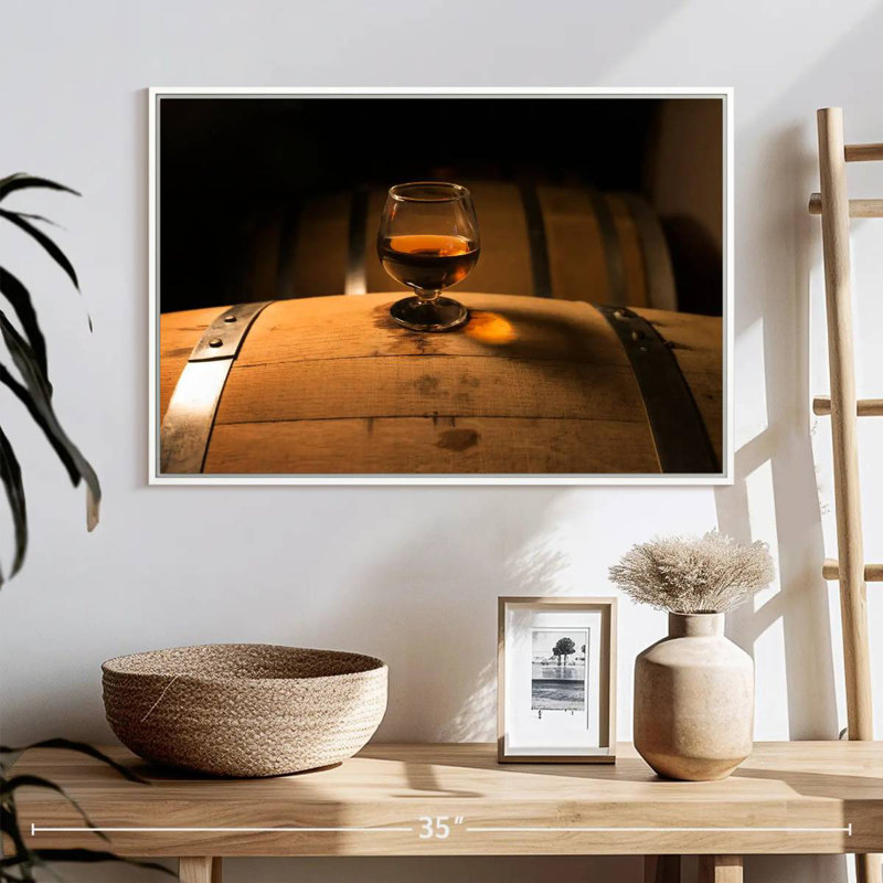 Verre à whisky sur baril, Cadre flottant blanc, 25 po x 17 po