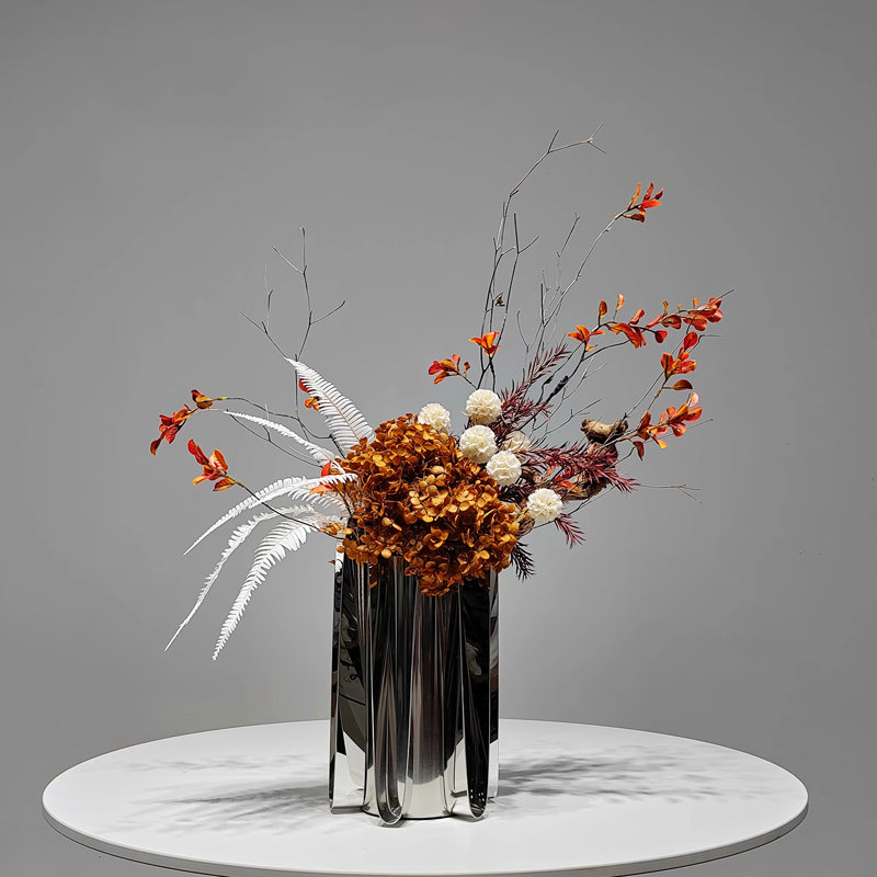 Décoration de fleur simulée